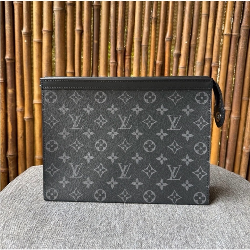 LOUIS VUITTON cultch